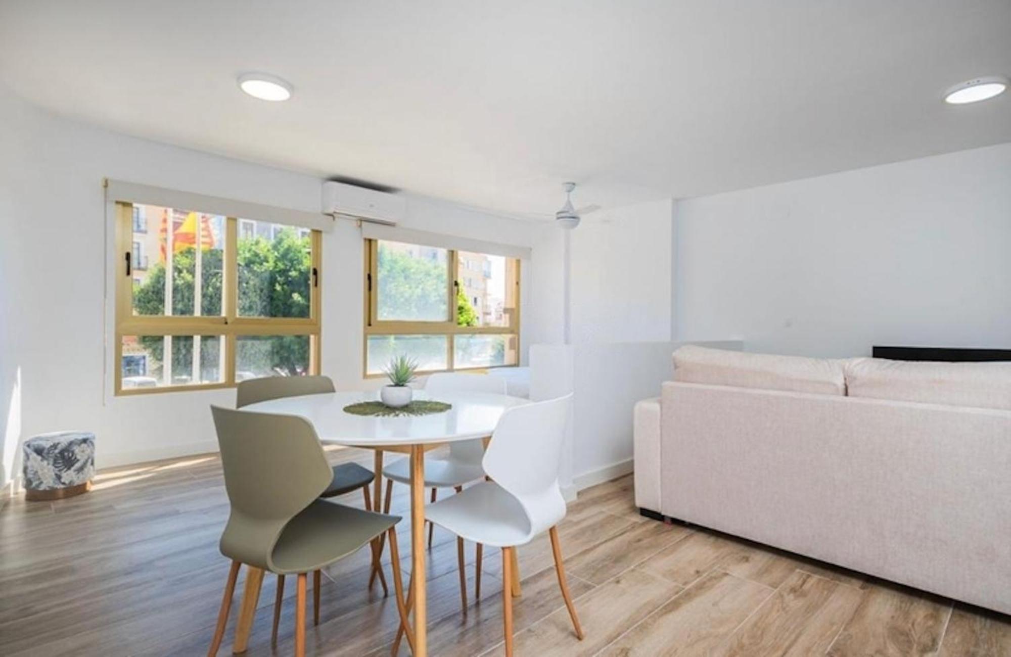 Vive La Vila Cozy Apartment By The Beach Villajoyosa Bagian luar foto